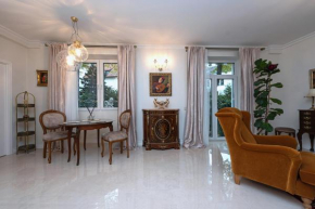Luxury apartment in Vilnius old town with private garden
